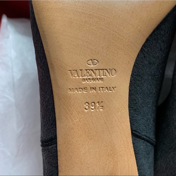 Valentino Garavani Twist-Heel Silver Fur Bootie - Picture 4 of 11